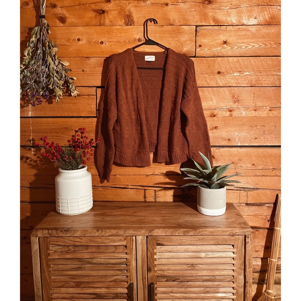 Universal thread sweater